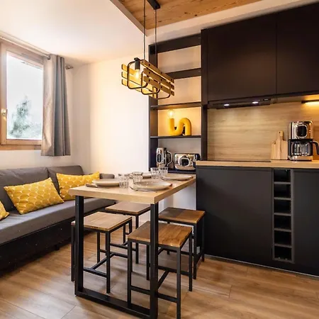 Daire Renovated Design With Slopes View Meribel Mottaret *